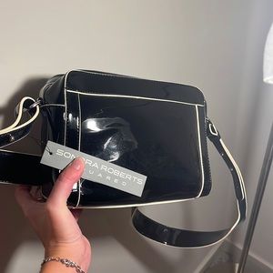 Brand new patent leather sondra roberts crossbody